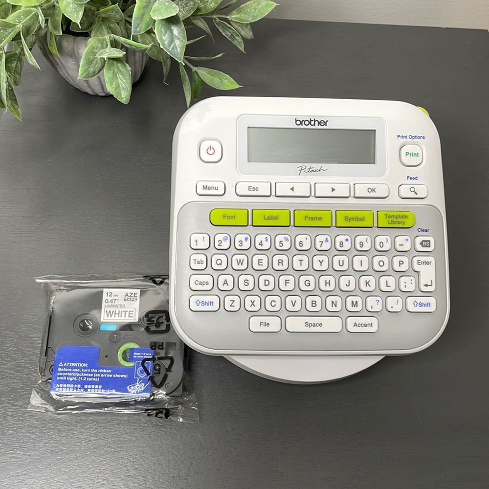 Brother ( PTD210 ) Compact Label Maker